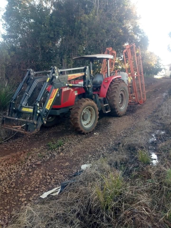 Massey Ferguson MF 4275 2011 — foto 2